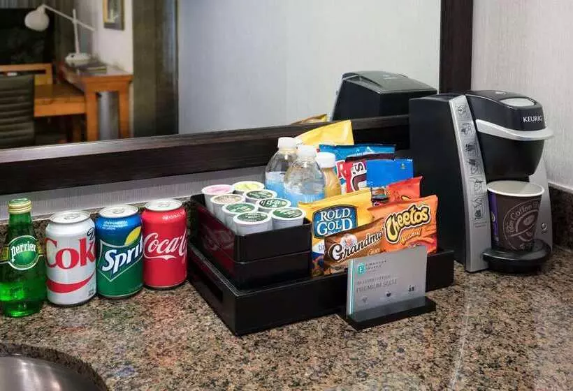 هتل Embassy Suites By Hilton Austin Central