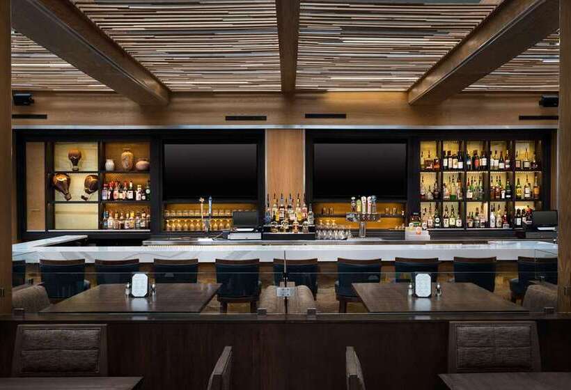 هتل Embassy Suites By Hilton Austin Central