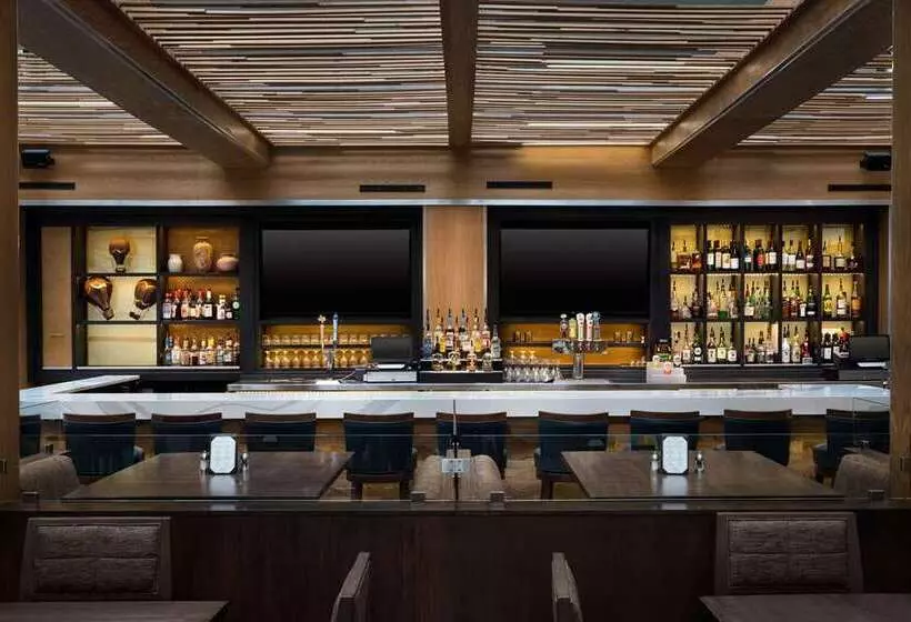 هتل Embassy Suites By Hilton Austin Central