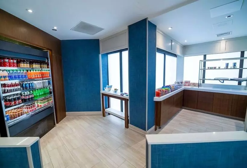 ホテル Embassy Suites By Hilton Kansas City Overland Park