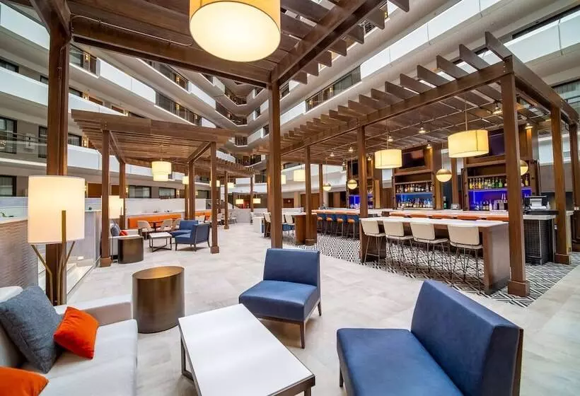 ホテル Embassy Suites By Hilton Kansas City Overland Park