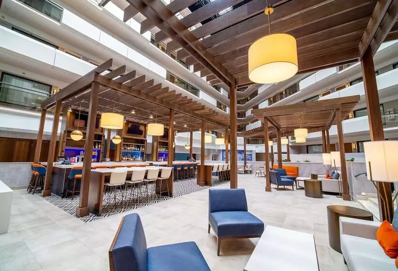 ホテル Embassy Suites By Hilton Kansas City Overland Park