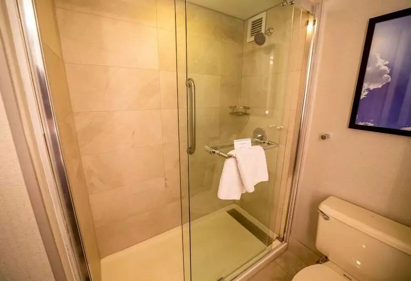 ホテル Embassy Suites By Hilton Kansas City Overland Park