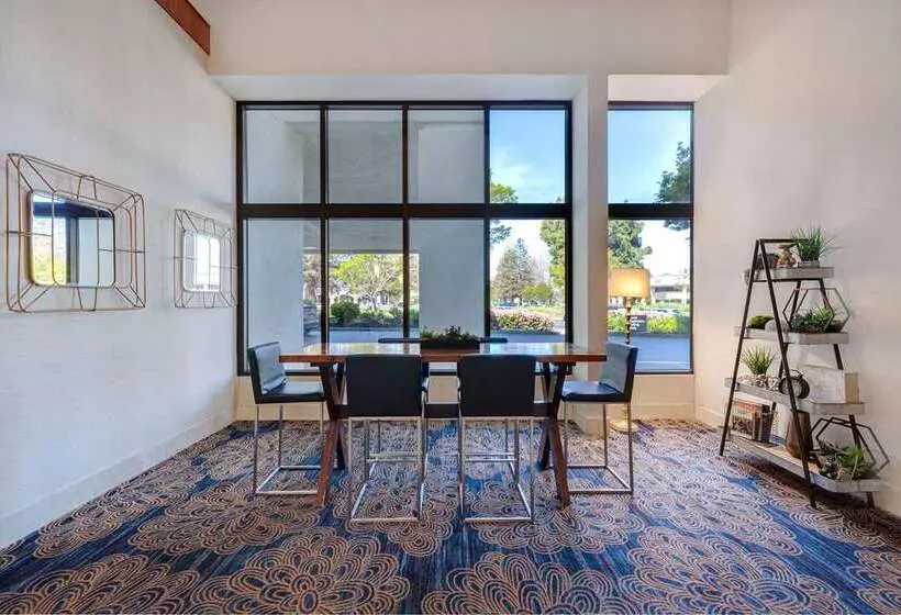 فندق Embassy Suites By Hilton Santa Clara Silicon Valley