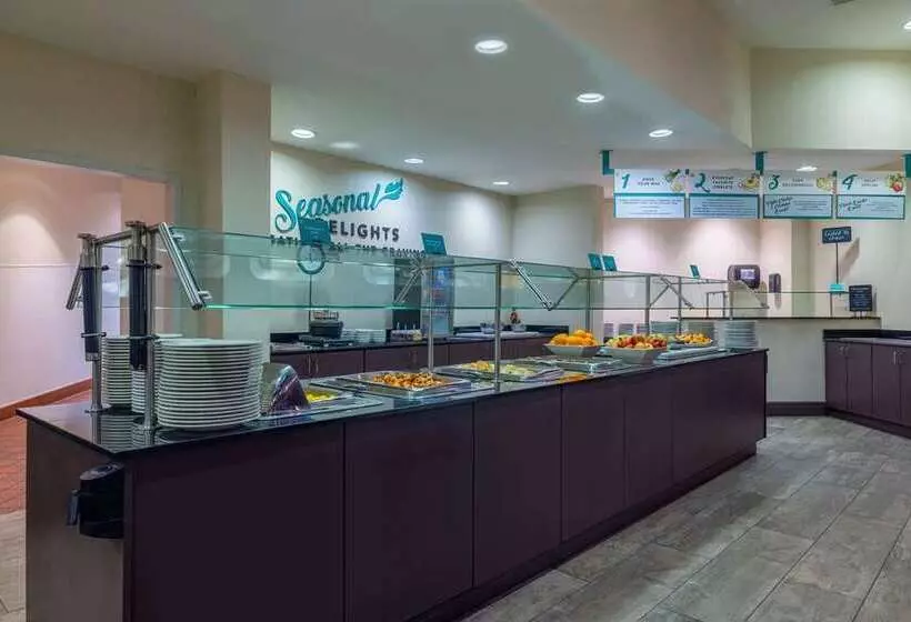 فندق Embassy Suites By Hilton Tulsa I44