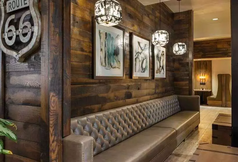 فندق Embassy Suites By Hilton Tulsa I44