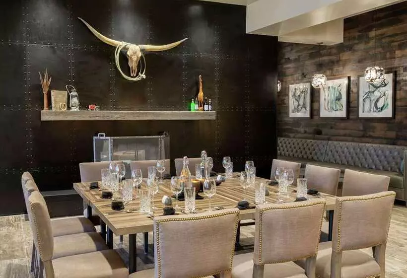 فندق Embassy Suites By Hilton Tulsa I44