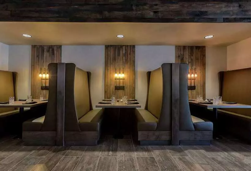 فندق Embassy Suites By Hilton Tulsa I44