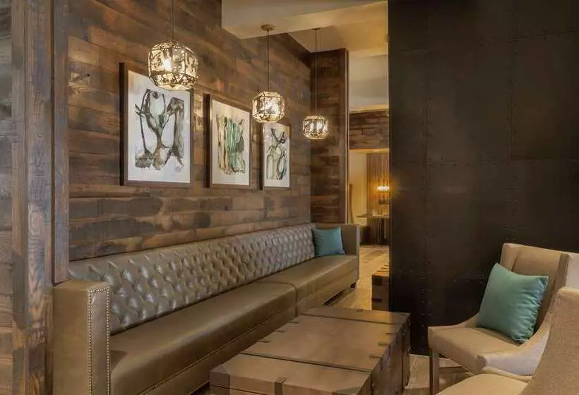 فندق Embassy Suites By Hilton Tulsa I44