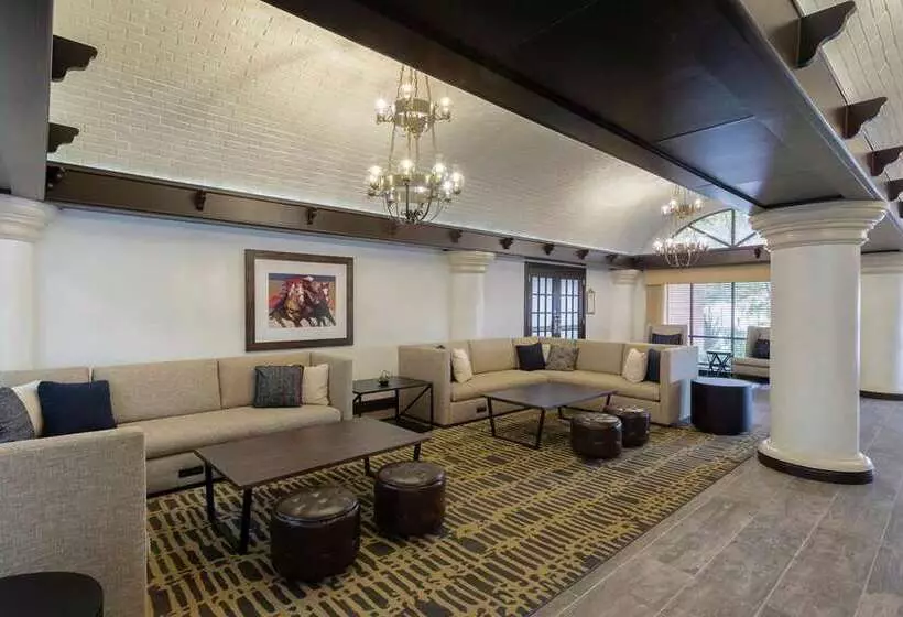 فندق Embassy Suites By Hilton Tulsa I44