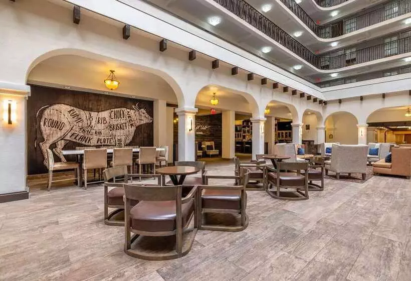 فندق Embassy Suites By Hilton Tulsa I44