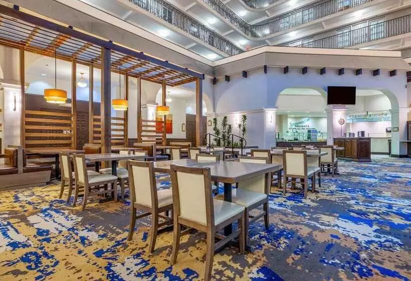 فندق Embassy Suites By Hilton Tulsa I44