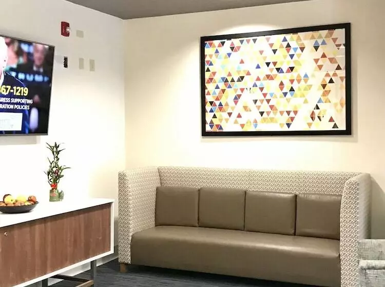 Holiday Inn Express Hotel Winona North, An Ihg