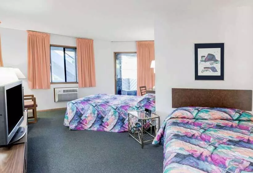 Otel Knights Inn Mackinaw City