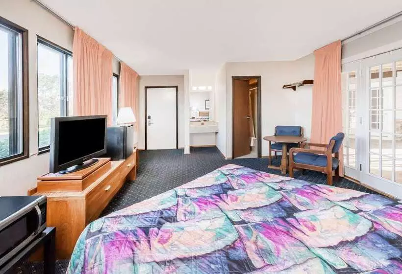 Otel Knights Inn Mackinaw City