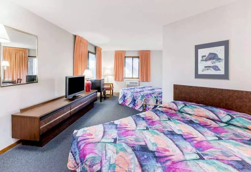 Otel Knights Inn Mackinaw City