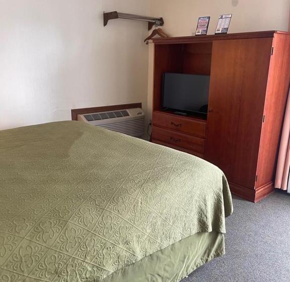 هتل Knights Inn Mackinaw City