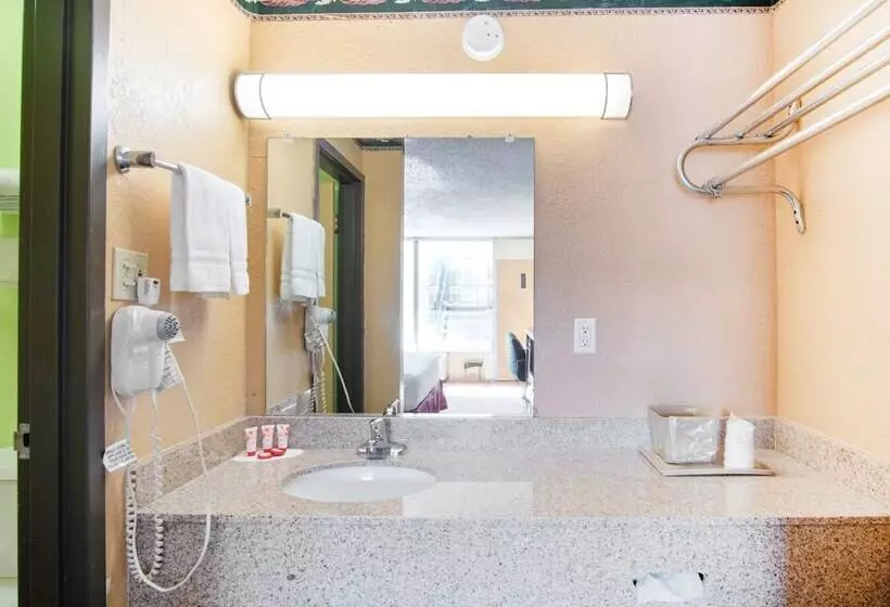 Hotel Oklahoma City South I-35 and SE 29th