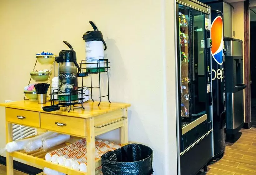 ホテル Quality Inn Stadium Area