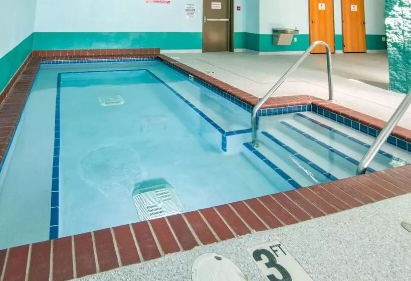 ホテル Quality Inn Stadium Area