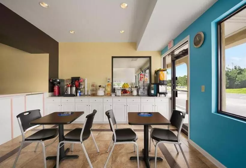 호텔 Rose Garden Inn & Suites Thomasville