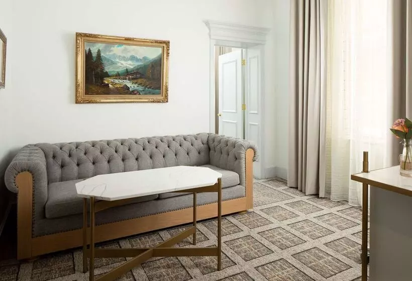 בית מלון כפרי The Driskill