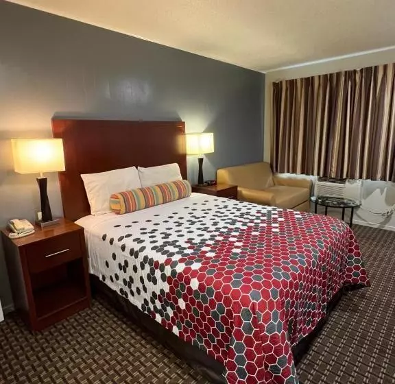 Отель Travelers Inn Eugene University