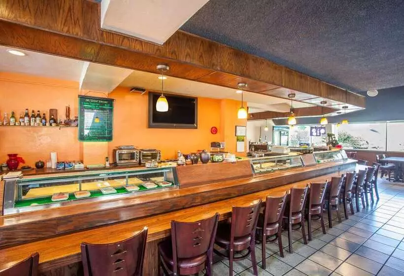 ホテル Travelodge By Wyndham Monterey Bay