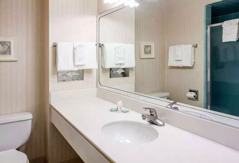 ホテル Travelodge By Wyndham Monterey Bay