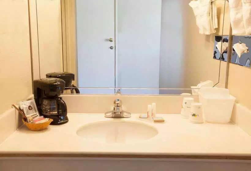 ホテル Travelodge By Wyndham Monterey Bay