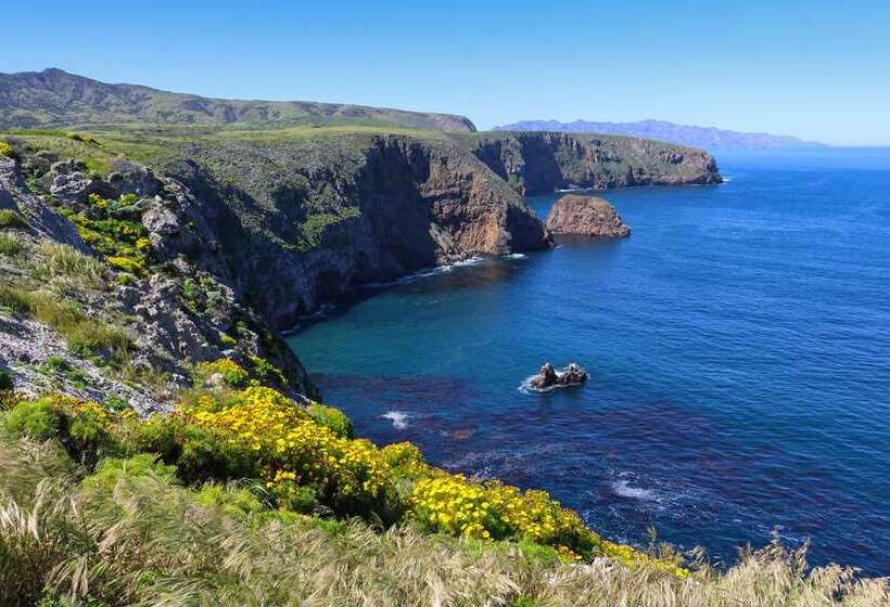 استراحتگاه Zachari Dunes On Mandalay Beach, Curio Collection By Hilton