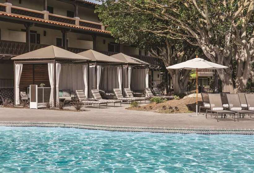 استراحتگاه Zachari Dunes On Mandalay Beach, Curio Collection By Hilton