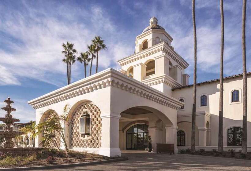 استراحتگاه Zachari Dunes On Mandalay Beach, Curio Collection By Hilton