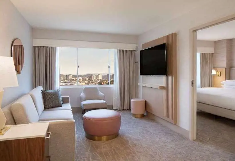 Hilton Santa Monica Hotel & Suites