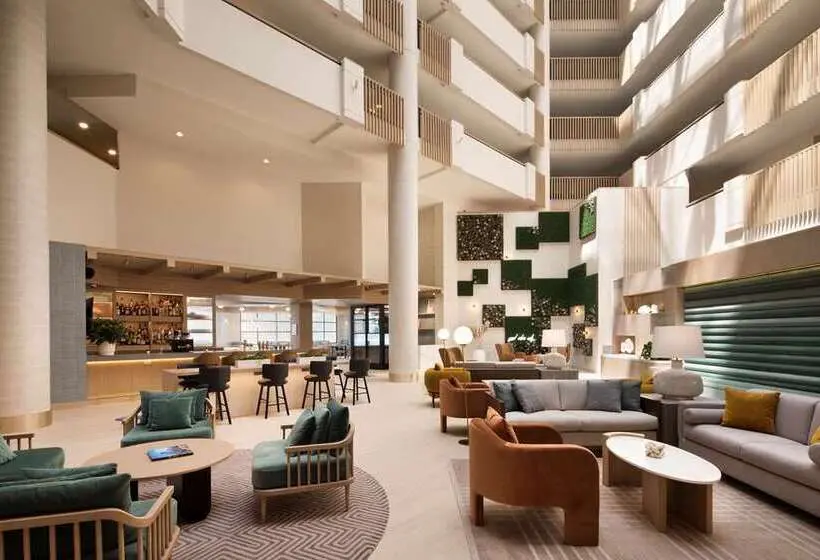 Hilton Santa Monica Hotel & Suites