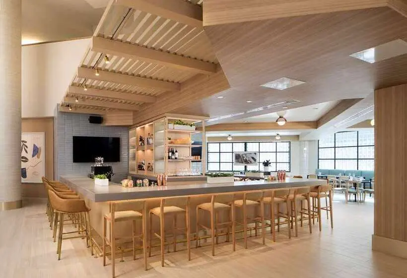Hilton Santa Monica Hotel & Suites