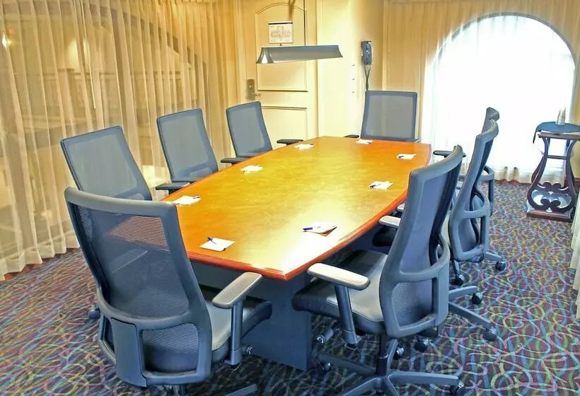 Holiday Inn Express Hotel & Suites Cape Girardeau I 55, An Ihg