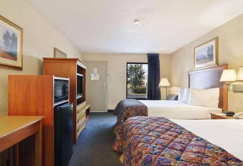 בית מלון כפרי Baymont By Wyndham Macon I75