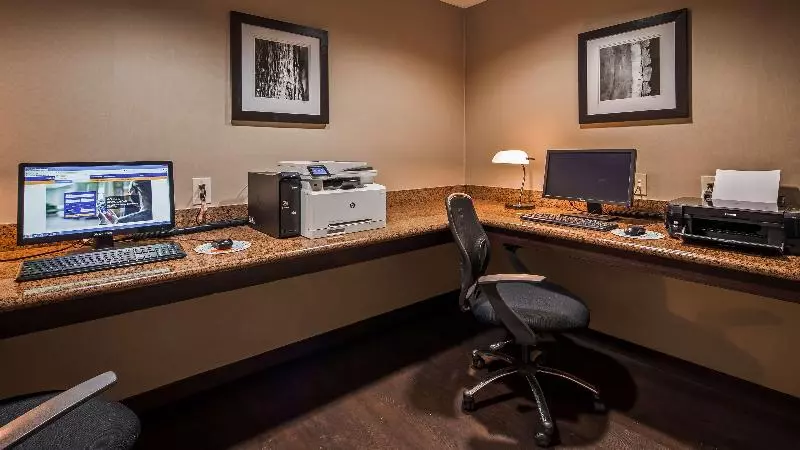 酒店 Best Western Plus Wine Country Inn & Suites