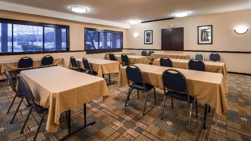 酒店 Best Western Plus Wine Country Inn & Suites