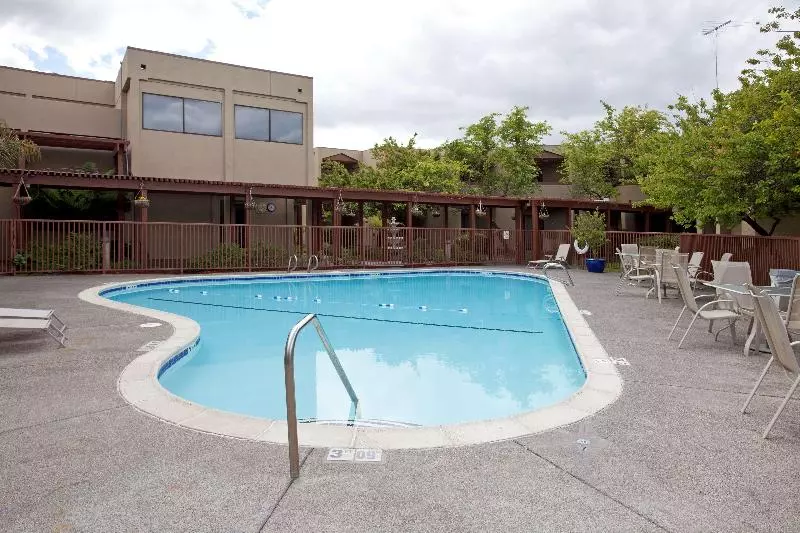 酒店 Best Western Plus Wine Country Inn & Suites