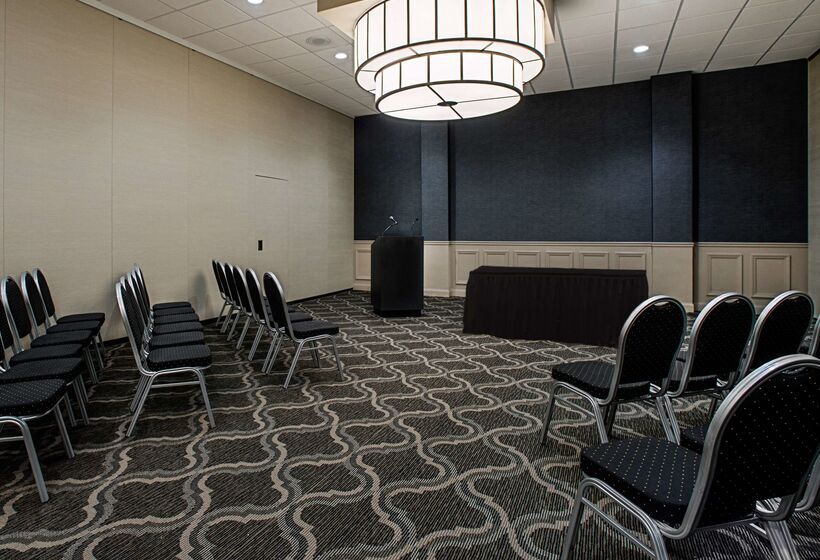 The Great Rivers, Ascend Hotel Collection