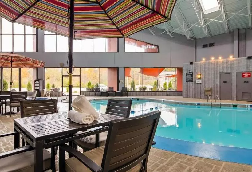 The Great Rivers, Ascend Hotel Collection