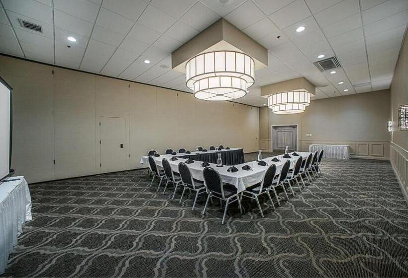 The Great Rivers, Ascend Hotel Collection