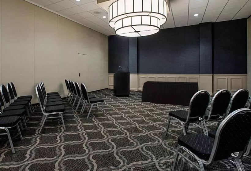 The Great Rivers, Ascend Hotel Collection