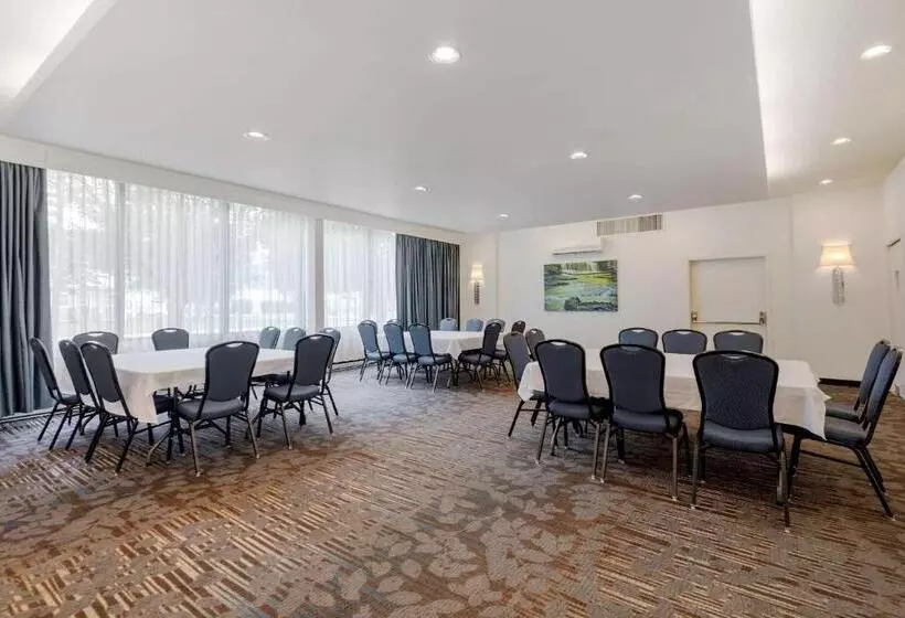 Otel Clarion Inn Elmira Horseheads