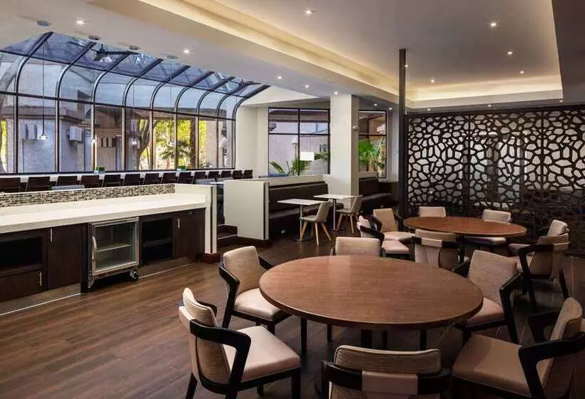 Hotel Doubletree By Hilton Phoenix Mesa