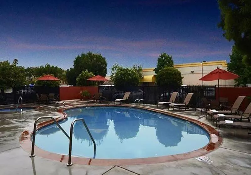 فندق Fairfield Inn & Suites Anaheim North Buena Park