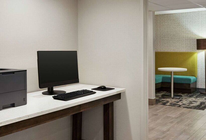 فندق Hampton Inn Chicagoo Hare International Airport