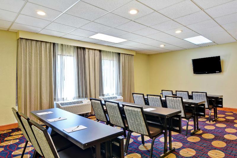 בית מלון כפרי Hampton Inn Cincinnati Airport South